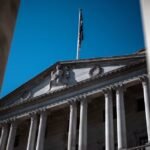 Bank of England Holds Rates Steady Amid Labour Market Weakness and Global Tensions