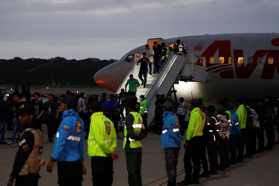 El Salvador Returns Venezuelans in Exchange for Detained Americans
