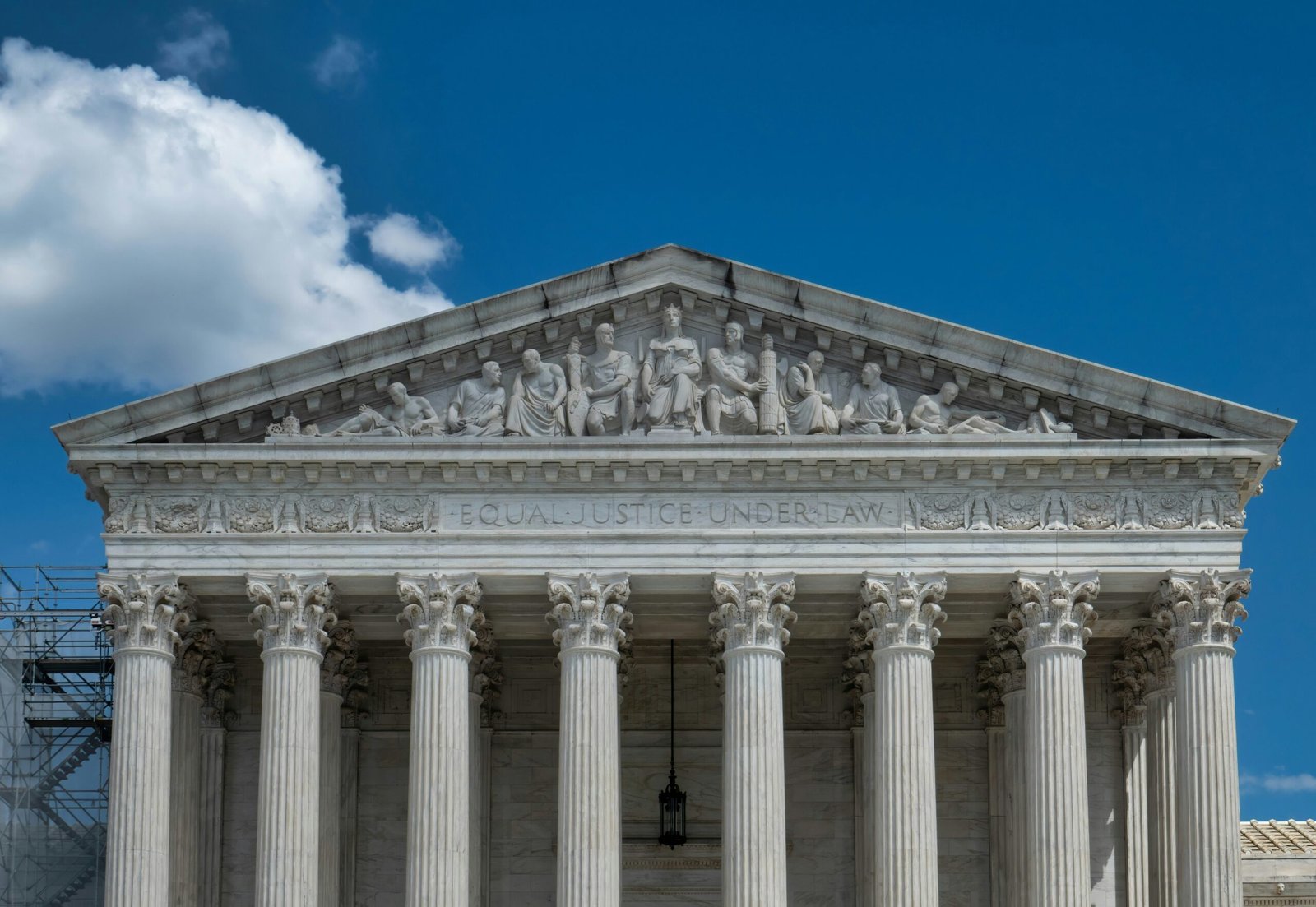 US Supreme Court maintains block on Trump’s use of wartime law for migrant deportations