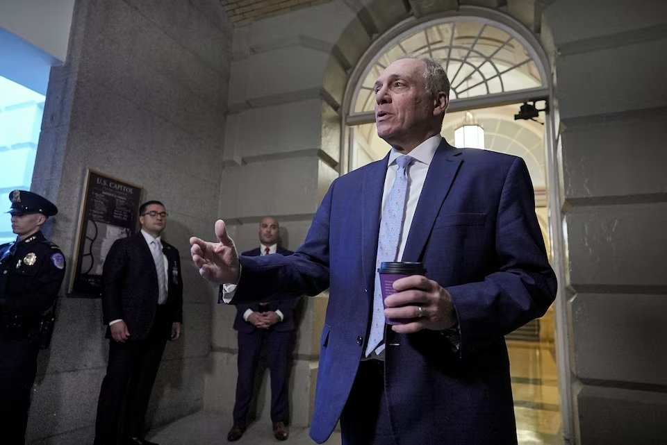 White House seeks to keep funding on autopilot through January 31 to avoid shutdown