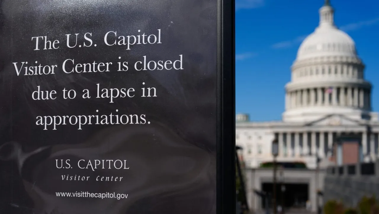 White House says layoffs likely if shutdown talks fail to progress