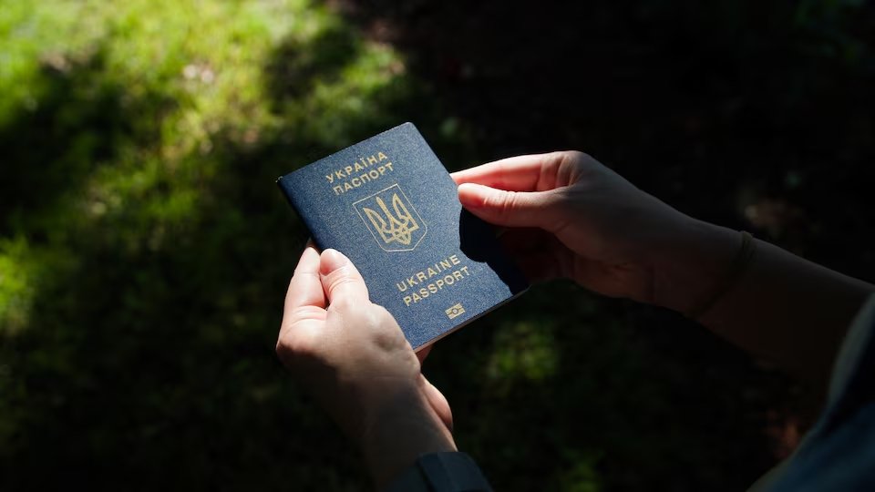 Nearly 200,000 Ukrainians in the United States Face Legal Uncertainty Under Immigration Crackdown