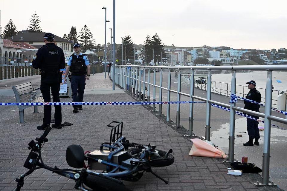 Australia considers tougher gun laws after Bondi Beach tragedy