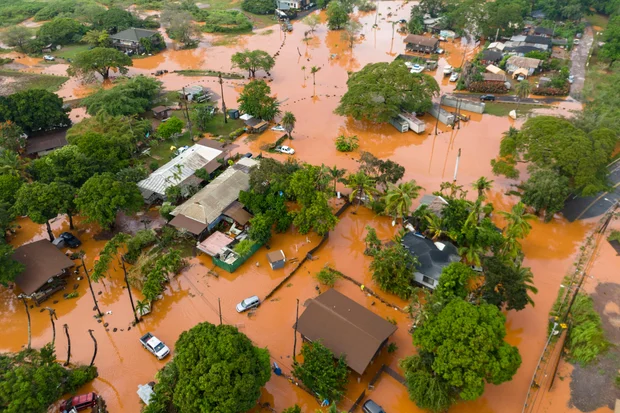 More than 230 rescued amid Hawaii flooding, thousands left without power
